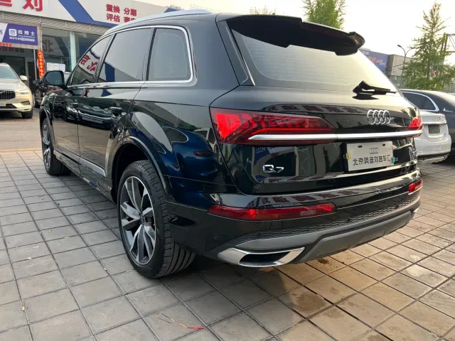 Audi Q7 — Фото автомобиля 5