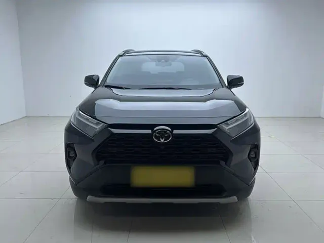 Toyota RAV4 — Фото автомобиля 3