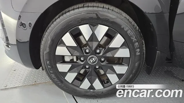 Hyundai Staria Staria 4WD Lounge 9 мест — Фото автомобиля 5