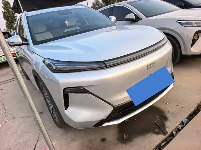 Geely Galaxy Starship 7 EM-i — Фото автомобиля 2