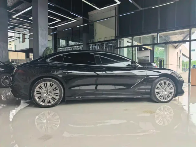 Denza Z9 — Фото автомобиля 14