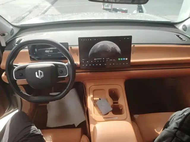 Leapmotor C10 — Фото автомобиля 9