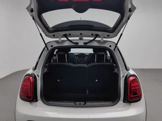 MINI MINI 2023 1.5T COOPER King's Cross Special Edition — Фото автомобиля 16