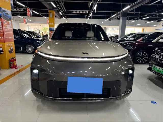 Li Auto L9 — Фото автомобиля 2