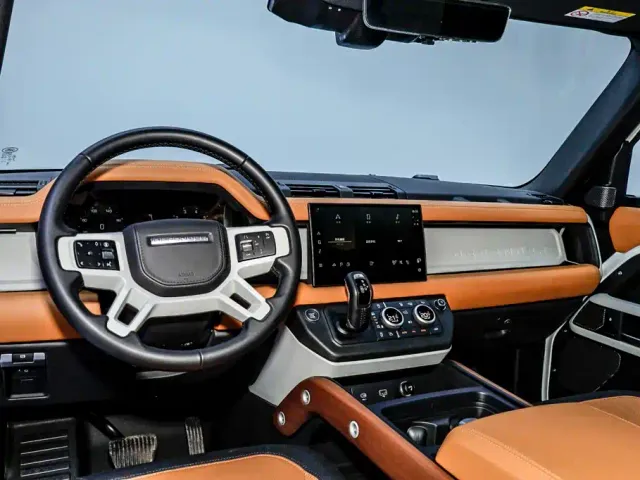 Land Rover Defender — Фото автомобиля 21