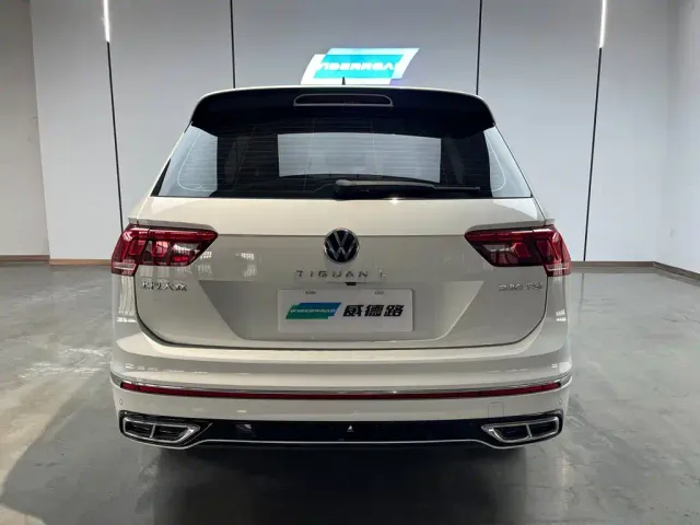 Volkswagen Tiguan L — Фото автомобиля 5