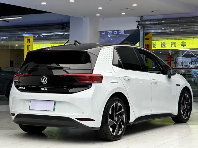 Volkswagen ID.3 — Фото автомобиля 4