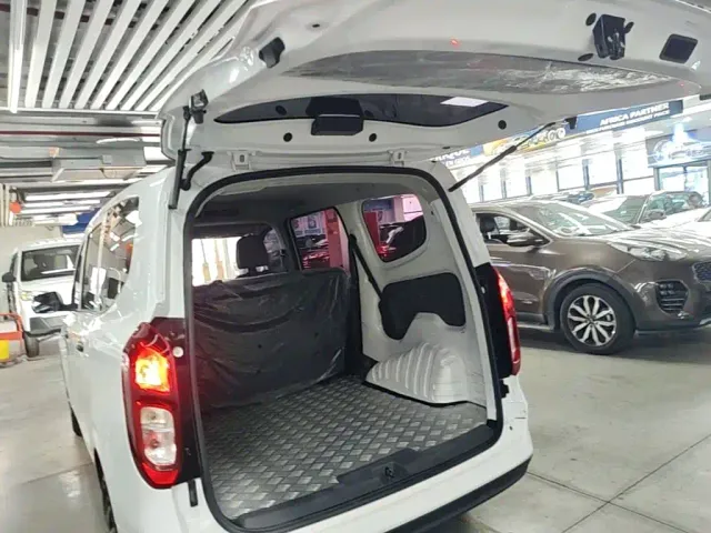 Wuling Hongguang — Фото автомобиля 18