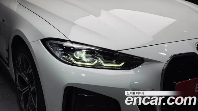 BMW i4 — Фото автомобиля 7