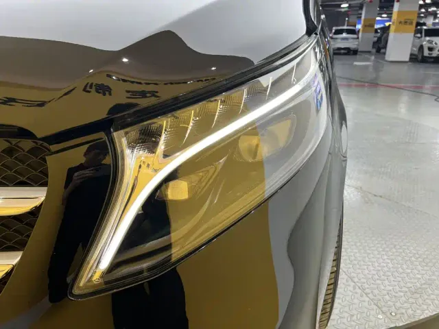 Mercedes-Benz V-Class — Фото автомобиля 8