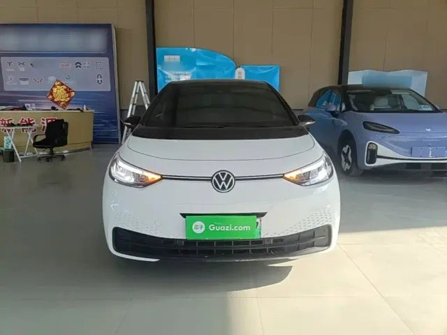Volkswagen ID.3 — Фото автомобиля 2