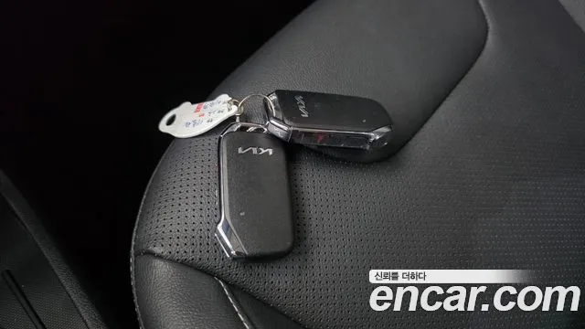 Kia Niro — Фото автомобиля 23