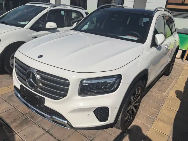 Фотография автомобиля — Mercedes-Benz GLB-Class