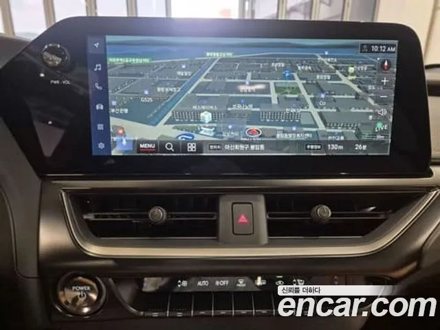 Lexus UX — Фото автомобиля 13