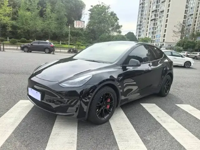 Фотография автомобиля — Tesla Model Y