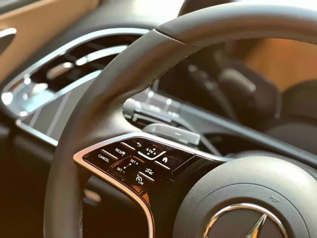 Mercedes-Benz E-Class — Фото автомобиля 9