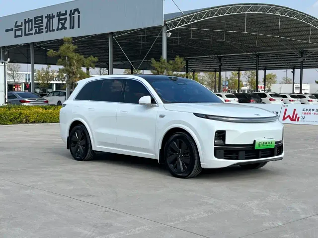 Li Auto L8 — Фото автомобиля 3