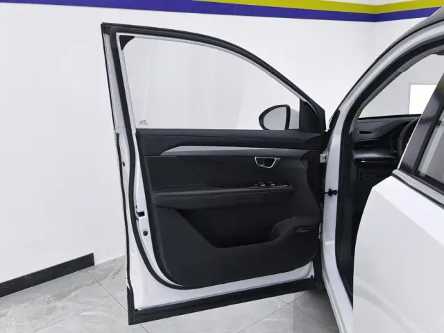 Wuling Asta — Фото автомобиля 7