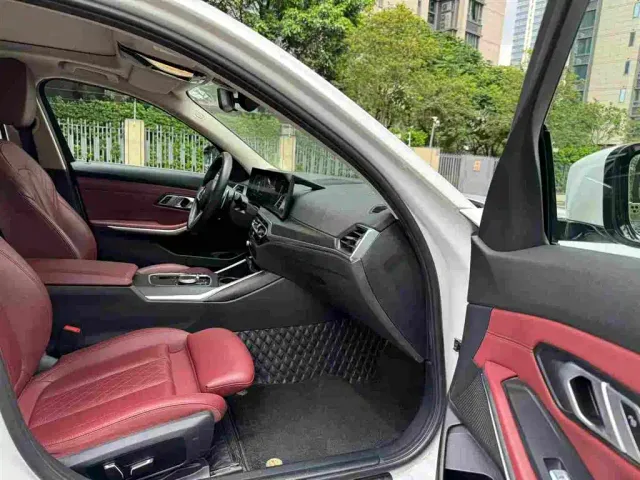 BMW 3 Series — Фото автомобиля 8
