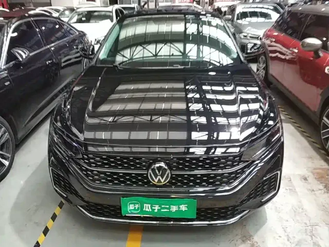 Volkswagen Passat — Фото автомобиля 2