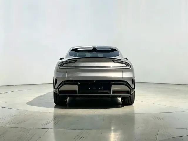 Xiaomi YU7 — Фото автомобиля 9