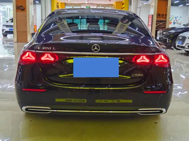 Mercedes-Benz E-Class — Фото автомобиля 10