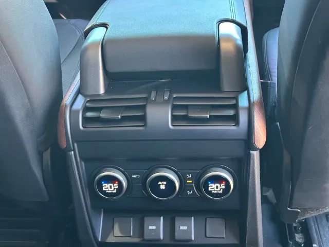 Land Rover Defender — Фото автомобиля 20