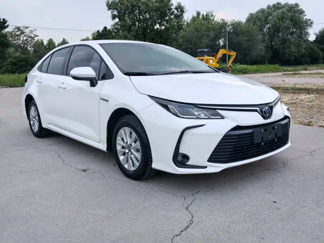 Toyota Corolla 2022 Hybrid 1.8L E-CVT Pioneer Edition — Фото автомобиля 3