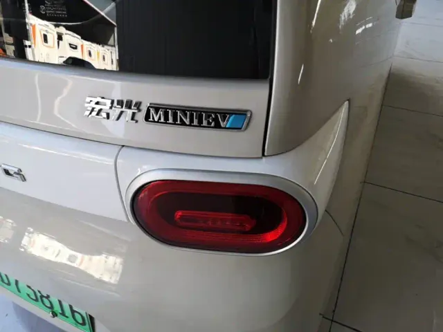 Wuling Hongguang Mini EV — Фото автомобиля 7