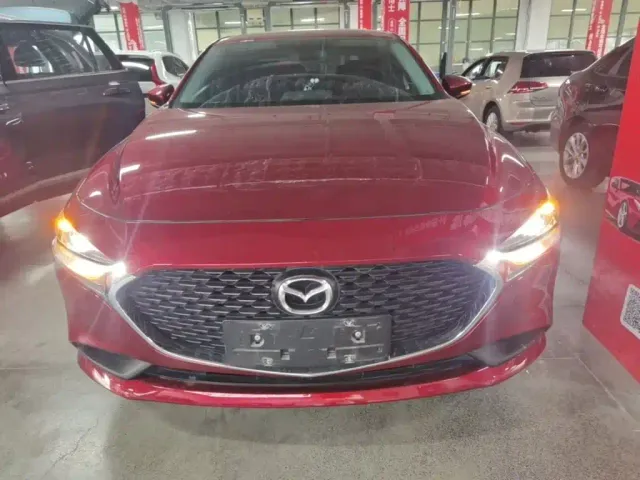 Mazda Axela — Фото автомобиля 2