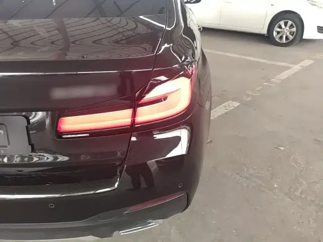 BMW 5 Series — Фото автомобиля 7
