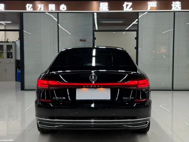 Volkswagen Passat — Фото автомобиля 19