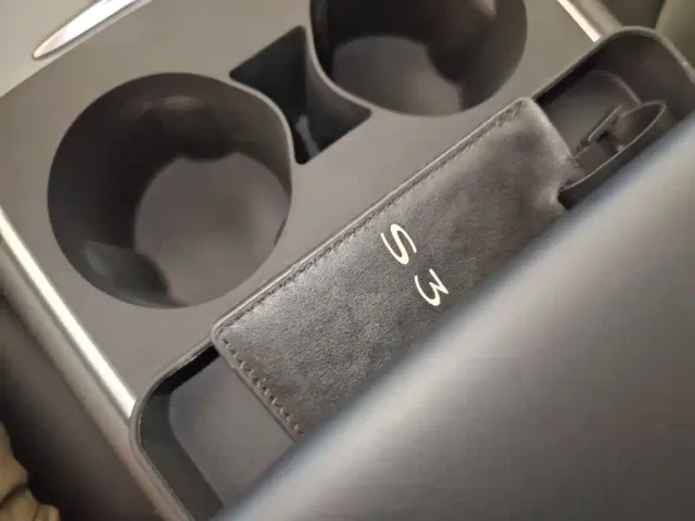 Tesla Model 3 — Фото автомобиля 8