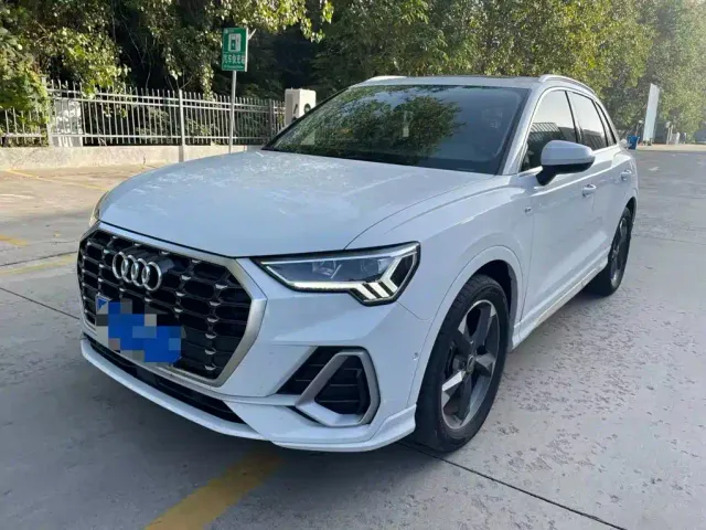 Фотография автомобиля — Audi Q3