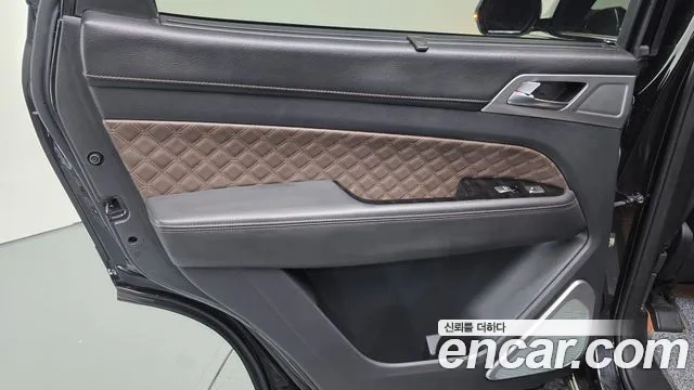 KG_Mobility_Ssangyong Rexton — Фото автомобиля 23