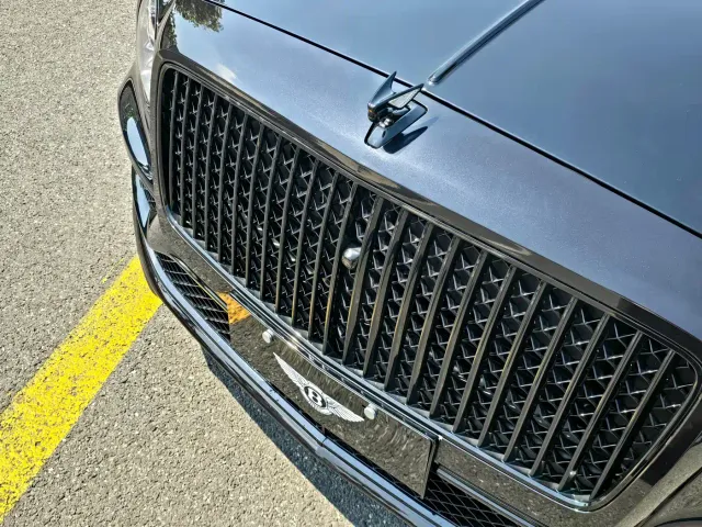 Bentley Flying Spur — Фото автомобиля 5