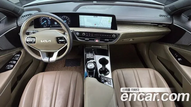 Kia K8 — Фото автомобиля 10