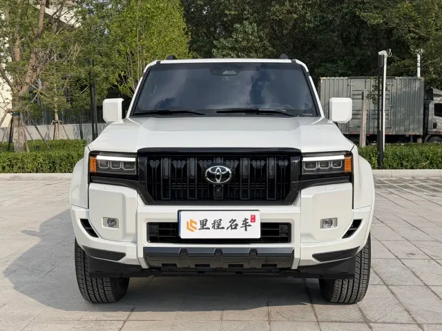Toyota Prado — Фото автомобиля 2