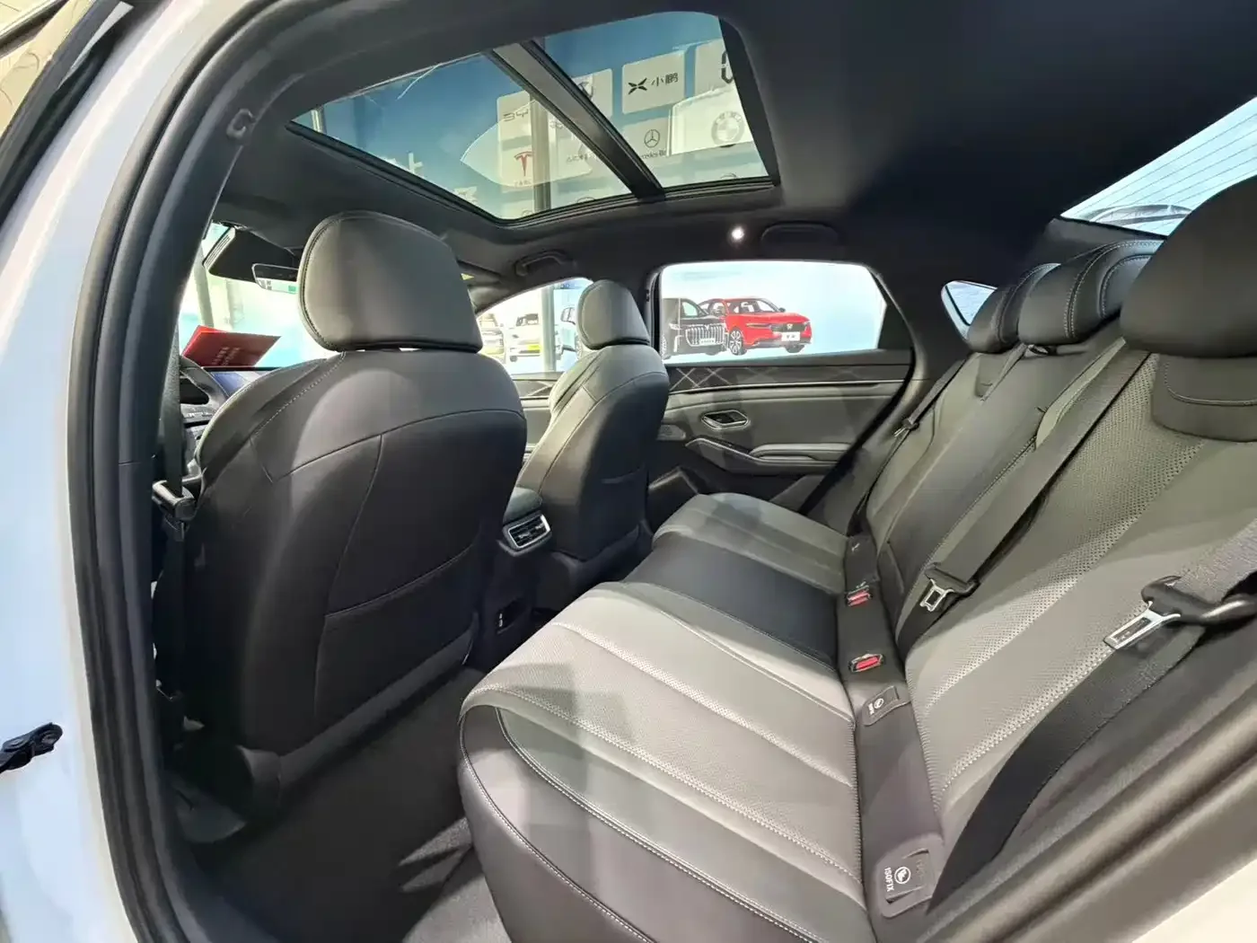 BYD Qin L 2025 DM-i Smart Drive Edition 120KM Surpassing — Фото автомобиля 6