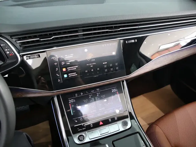 Audi Q7 — Фото автомобиля 15