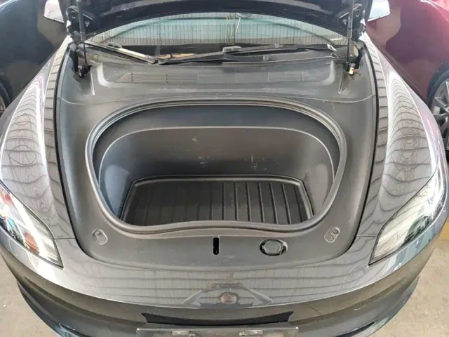 Tesla Model 3 — Фото автомобиля 19