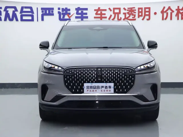 Lincoln Aviator 2024 3.0T V6 AWD Elegance 6-Seater — Фото автомобиля 3