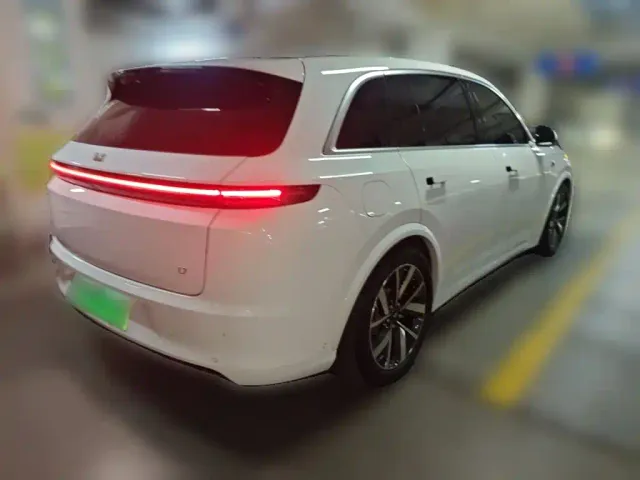 Li Auto L7 — Фото автомобиля 4