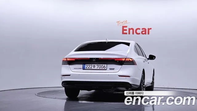 Honda Accord — Фото автомобиля 3