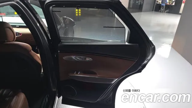 Genesis GV70 — Фото автомобиля 14