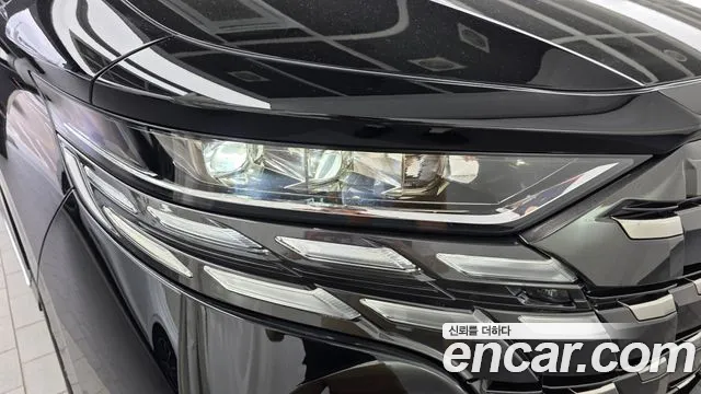 Toyota Alphard — Фото автомобиля 19