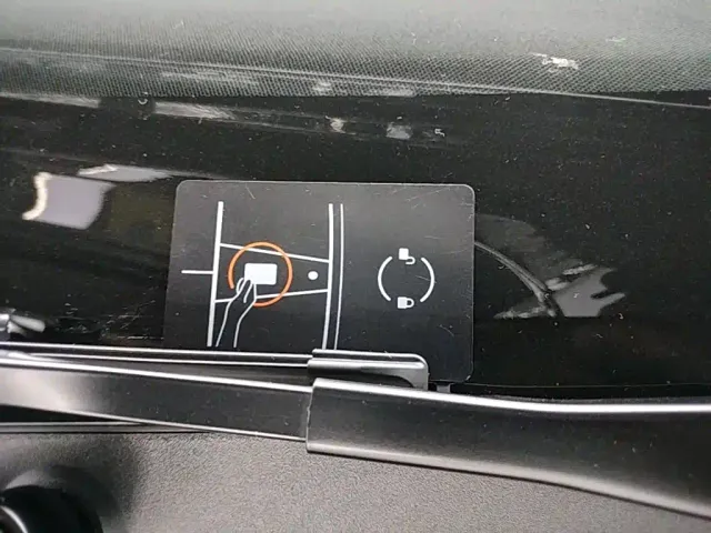 Tesla Model Y — Фото автомобиля 8