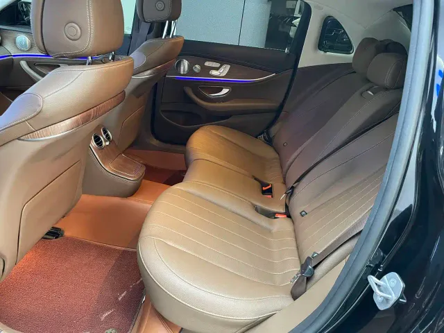 Mercedes-Benz E-Class — Фото автомобиля 9