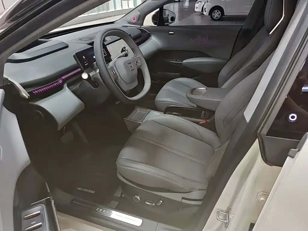 ZEEKR Zeekr X 2023 4WD YOU Edition 5-seater — Фото автомобиля 14
