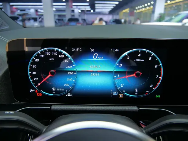 Mercedes-Benz GLA-Class — Фото автомобиля 15